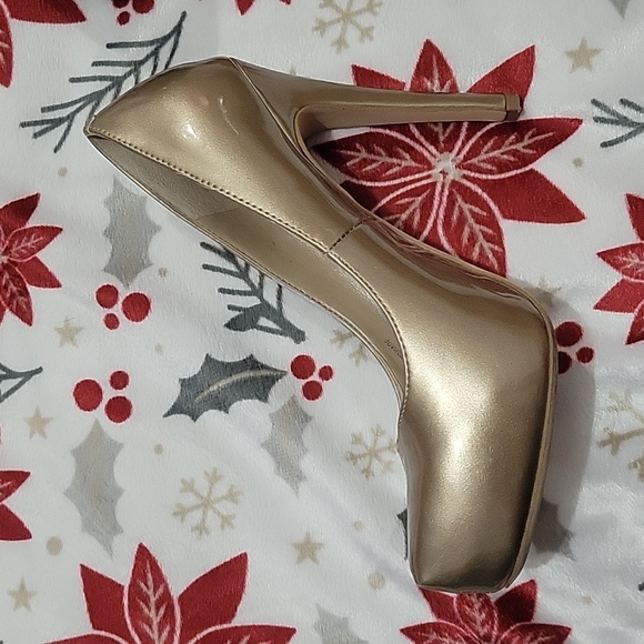 BCBGenerations - Picture 2 of 5